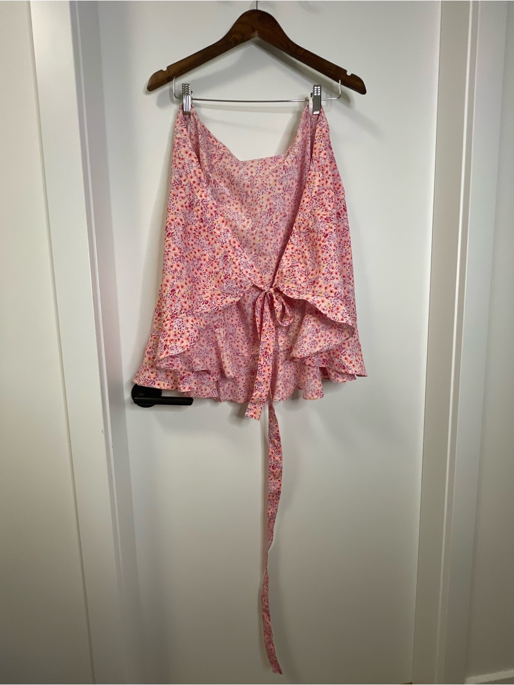 Vero Moda Pink Floral sarong (coverup wrap) size L